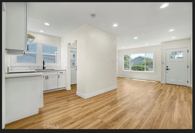 Foto del edificio - 200 N Willow Ave