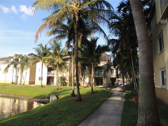 Foto del edificio - 2600 S University Dr