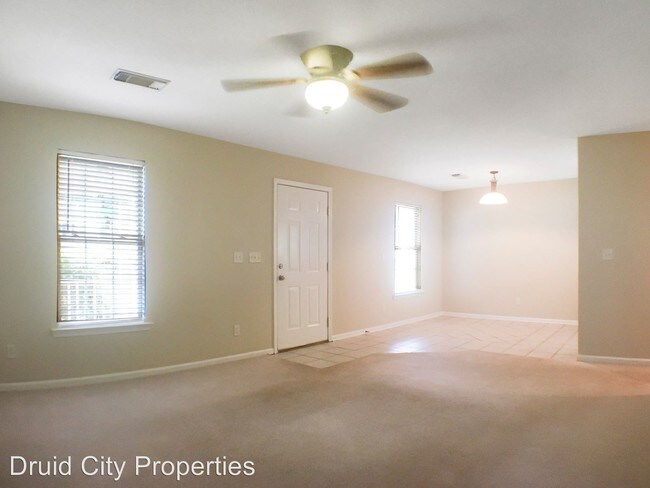 Foto del edificio - 3 br, 2 bath House - 1614 18th Ave E