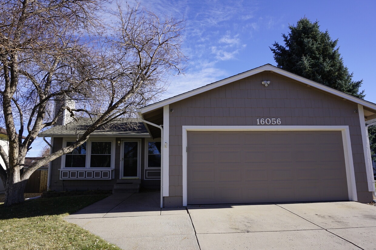Photo - 16056 E Oxford Dr (Aurora, CO)