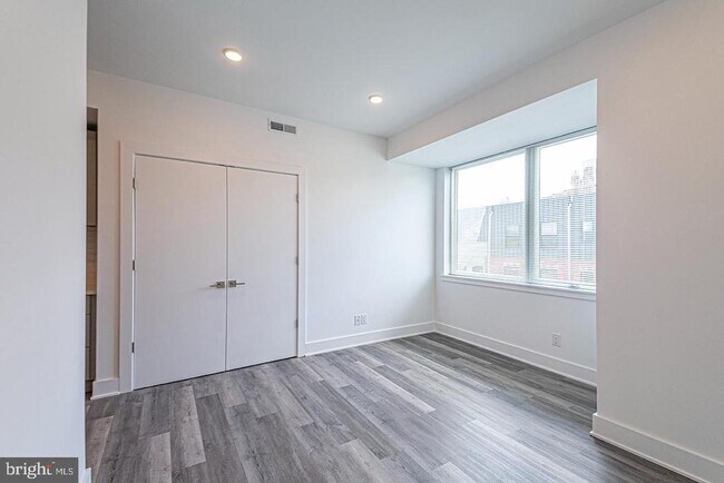 Foto del edificio - 1245 Ridge Ave