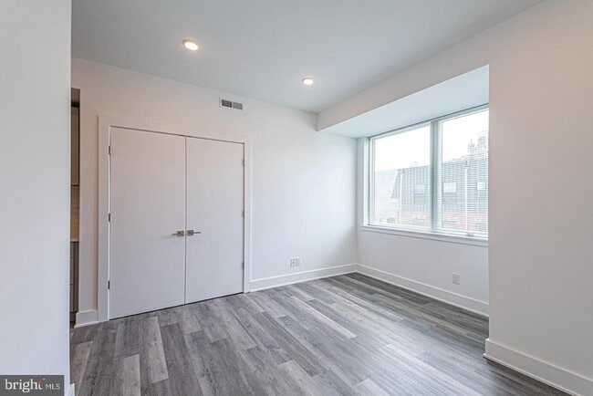 Building Photo - 1245 Ridge Ave