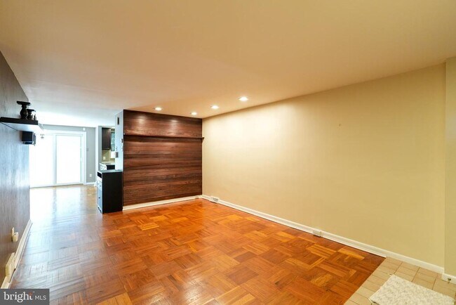 Foto del edificio - 3161 S Sydenham St