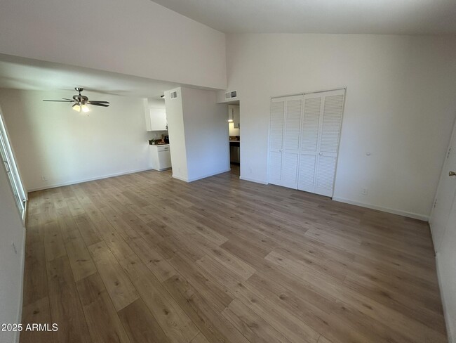 Foto del edificio - 6342 N 47th Ave