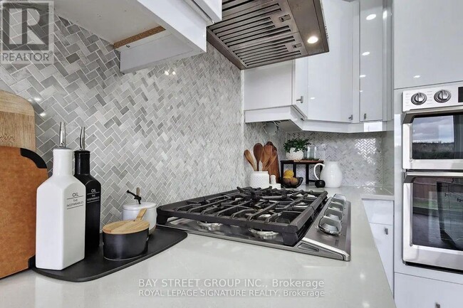 Building Photo - 49 Broden Cres