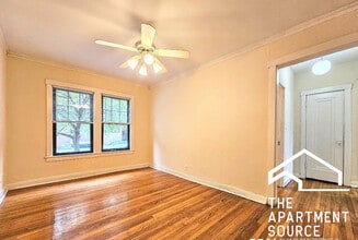 Building Photo - 1202 W Wellington Ave