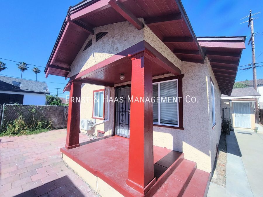 Primary Photo - Freshly updated 2 bedroom 1 Bath Bungalow ...