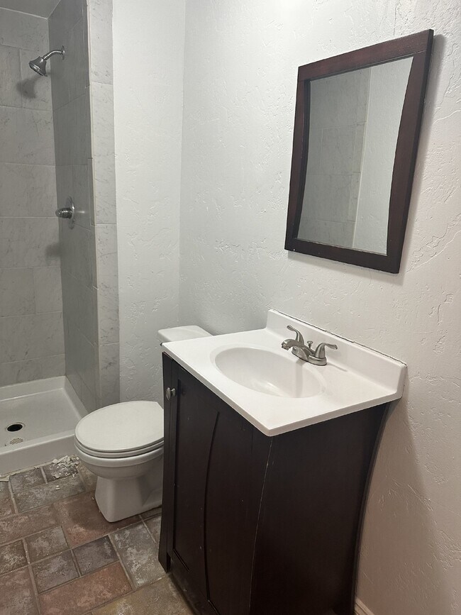 Foto del edificio - All yard care included! Great community am...