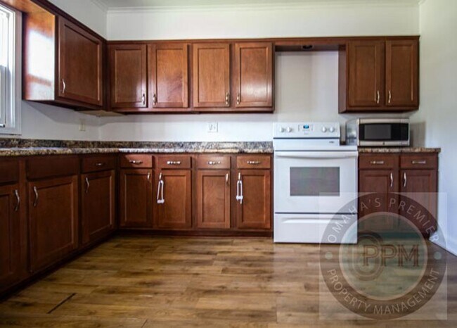 Foto del edificio - Charming 3+ Bedroom / 2 Bathroom Home | Ne...