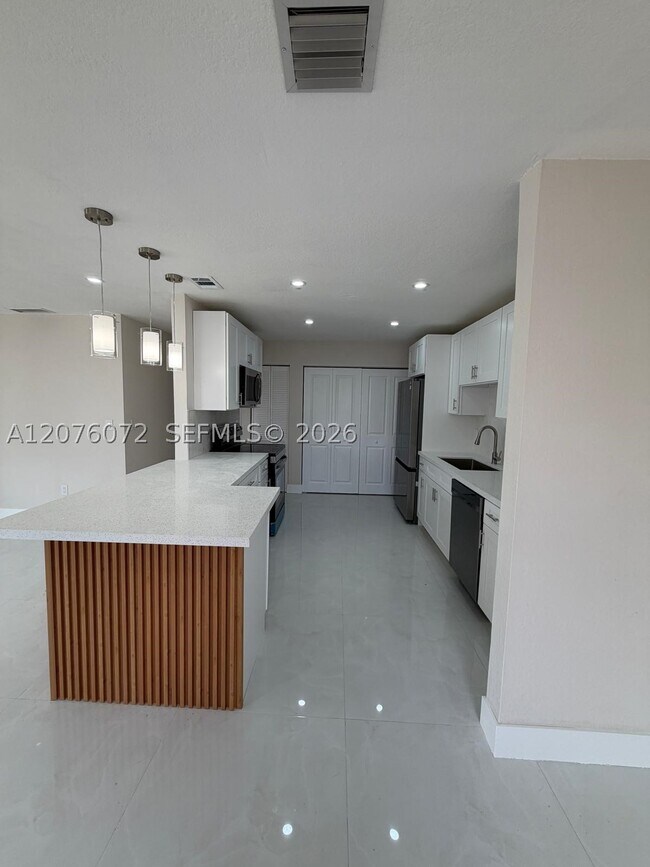 Building Photo - 15400 SW 305th St