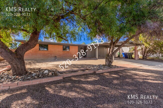 Foto del edificio - 2426 S Palm Springs Dr