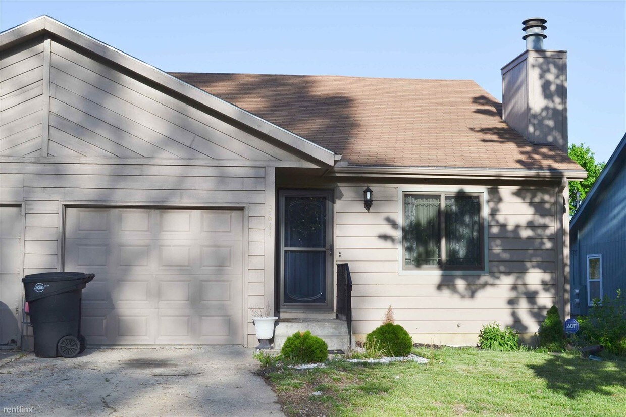 Primary Photo - 3 br, 2 bath Duplex - 3644 SW Eveningside Dr