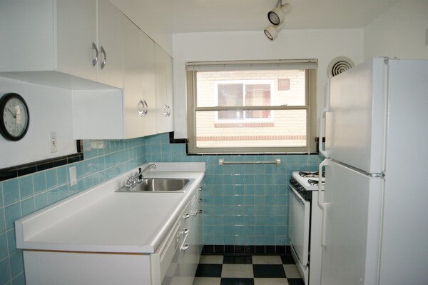 Foto del edificio - 4022 Paxton Ave