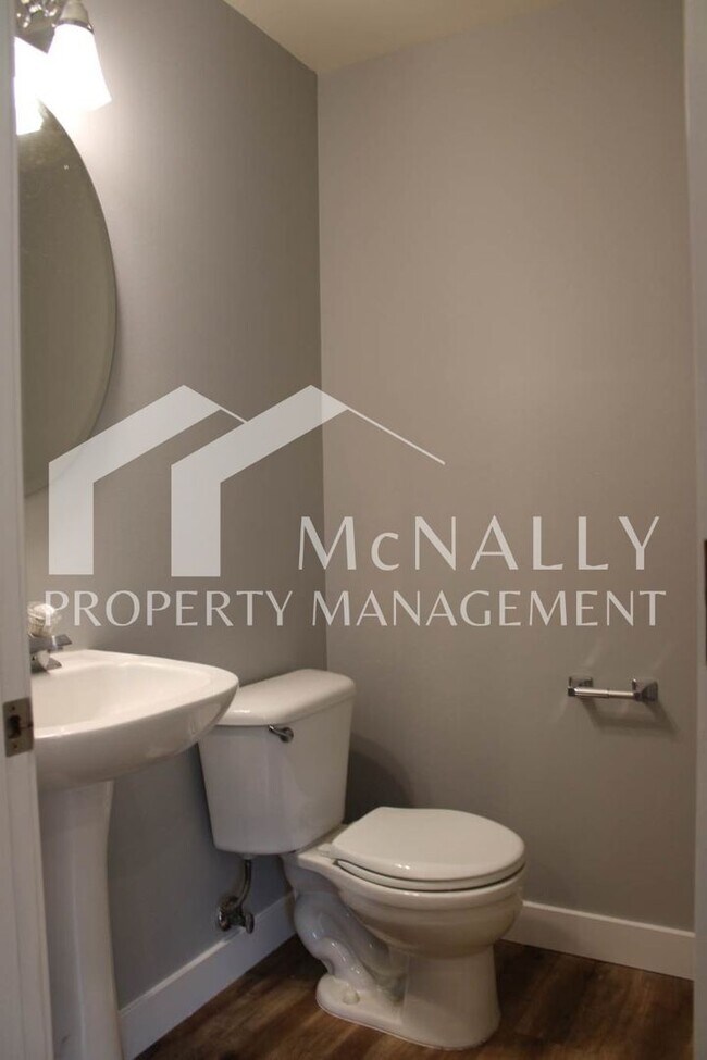 Foto del edificio - 7403 Larkspur Ct