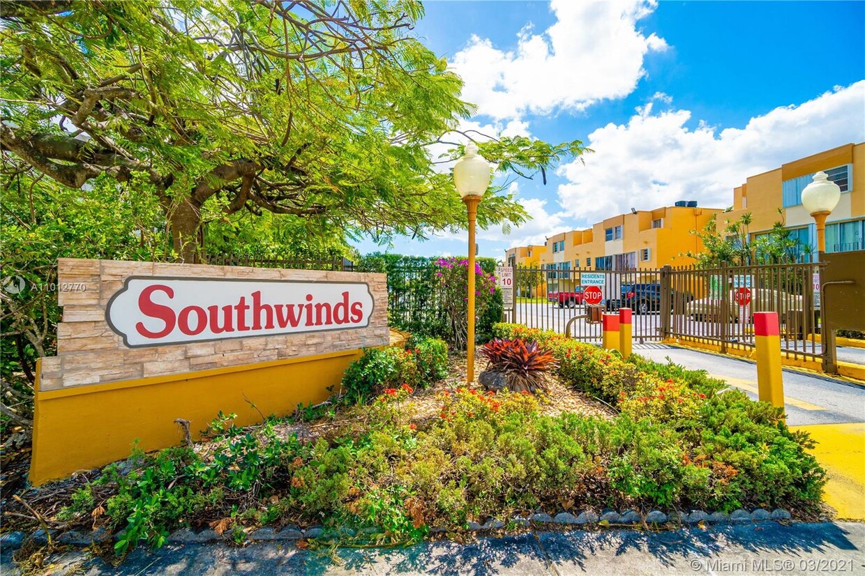 Foto principal - 9340 W Flagler St