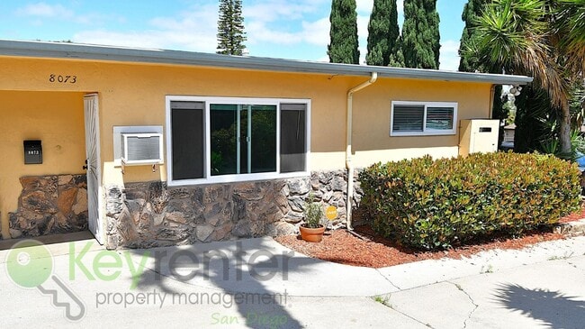 Foto del edificio - Duplex in Lemon Grove | Minutes from CA-94 FWY Acces