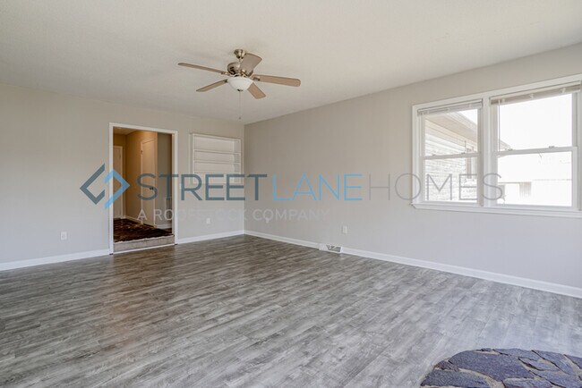 Foto del edificio - NOW OFFERING $250 OFF FIRST FULL MONTH IF ...