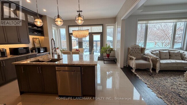 Photo du bâtiment - 8 Kent Matthew St