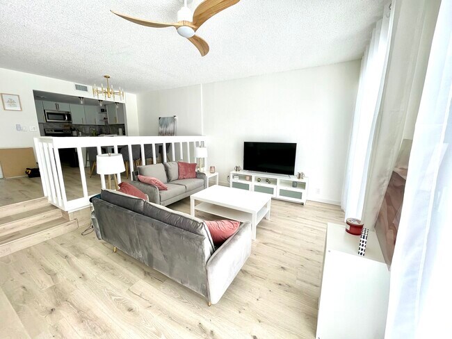 Building Photo - 12352 Westhampton Cir