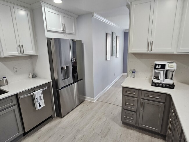 Building Photo - 70 Loch Ln