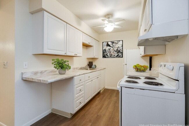 Building Photo - Spring Creek Apartments