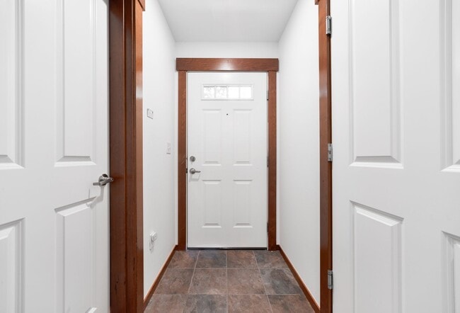 Building Photo - Nice 3 beds / 3.5 baths Townhouse in Greenwood/NW Seattle!