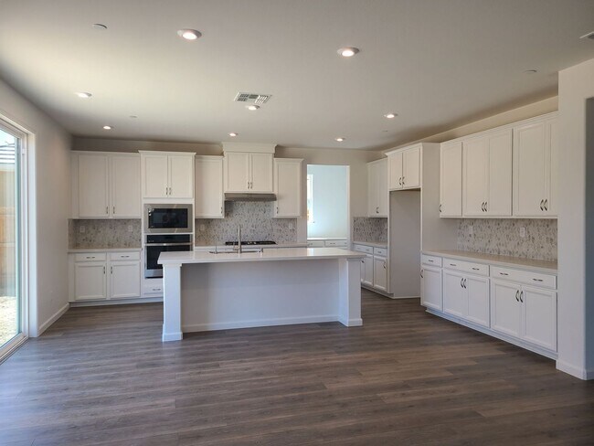 Foto del edificio - 4 Bdrm, 3 bath - Calipso at Solaire Commun...