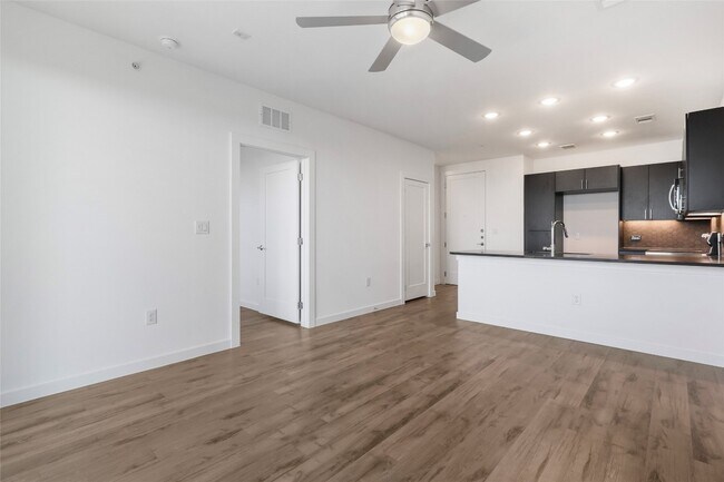 Foto del edificio - 4801 Springdale Rd