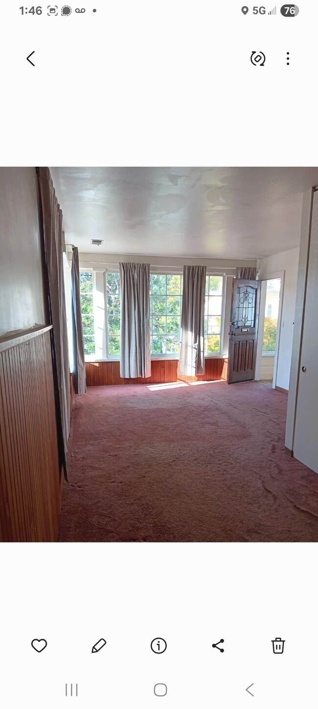 Photo - 15 Alvina Ave House