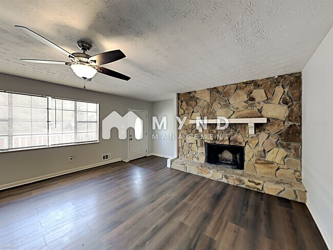 Building Photo - 3 br, 2 bath House - 2439 Silver King Dr