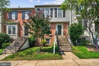Building Photo - 45547 Hutchens Square