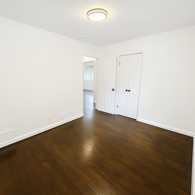 Building Photo - 1460 Elmira St