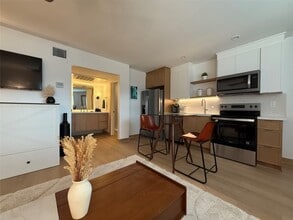 Building Photo - 1901 Richmond Ave.