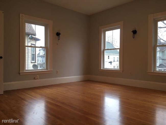 Building Photo - 31 Beltran St