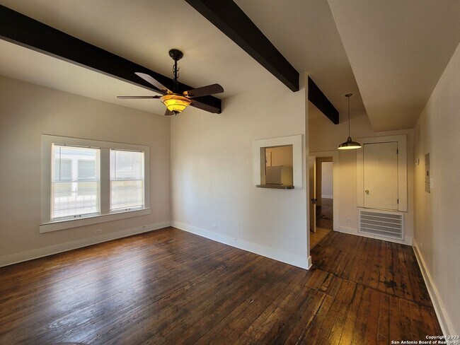 Building Photo - 115 Vitra Pl