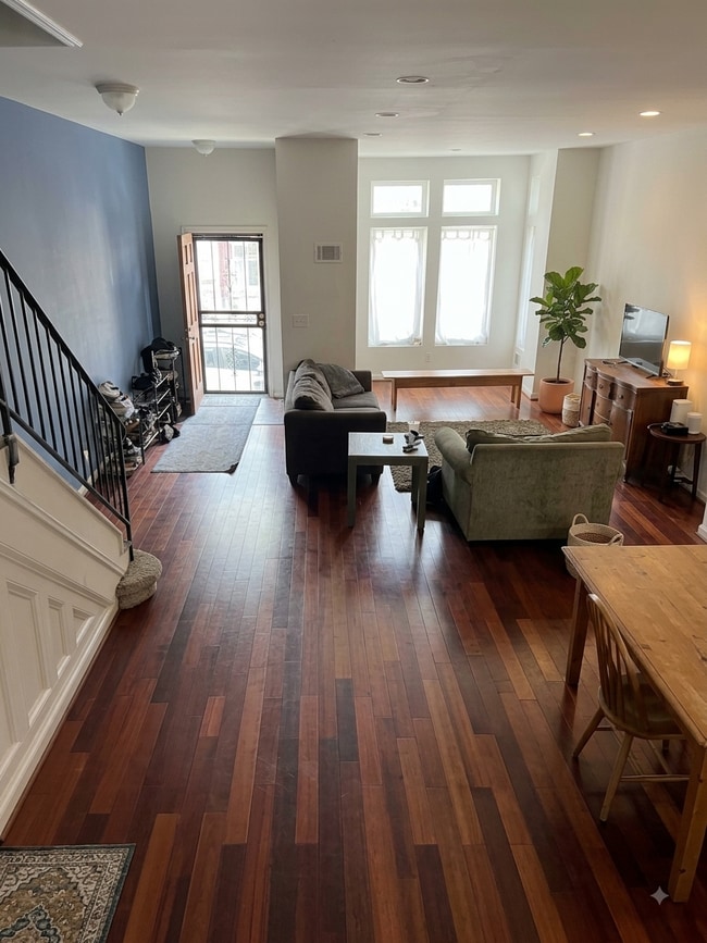 Building Photo - 1822 9th St NW