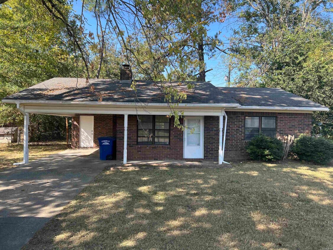 Primary Photo - 1203 Gum St