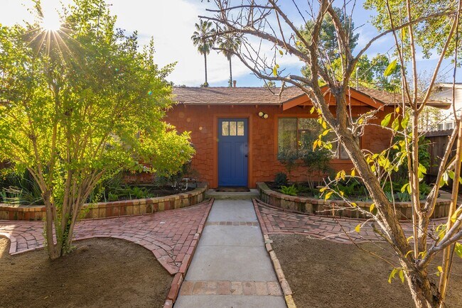 Foto del edificio - Prime Ojai Location!