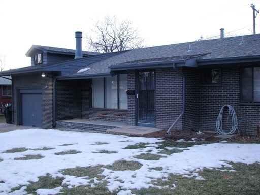 Primary Photo - 1421 Bross St