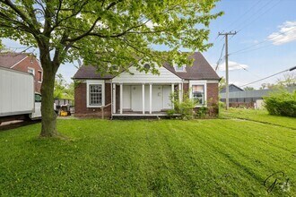 Building Photo - 18330-18332 Kelly Rd