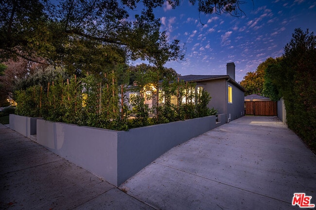 Building Photo - 4370 Beck Ave