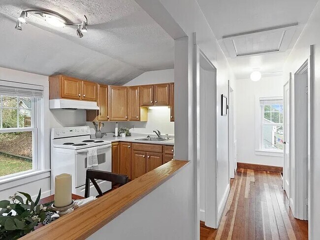 Foto del edificio - 289 Malletts Bay Ave