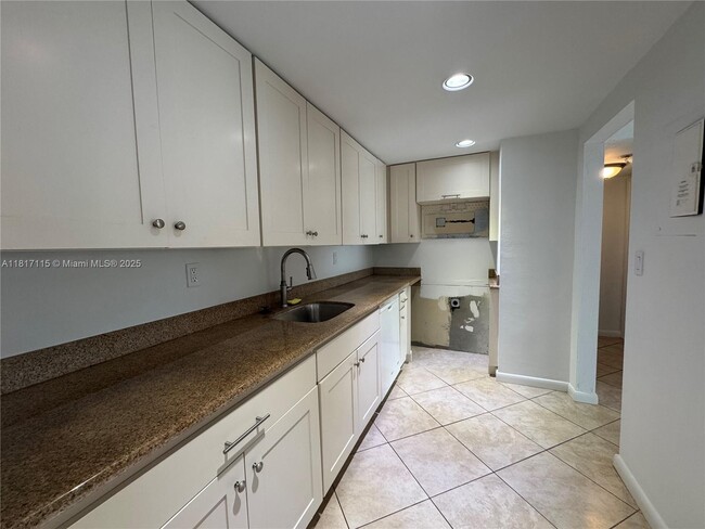 Building Photo - 14034 SW 90th Ave