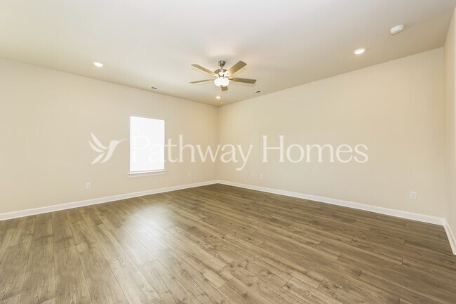Building Photo - 3314 Quintana Dr