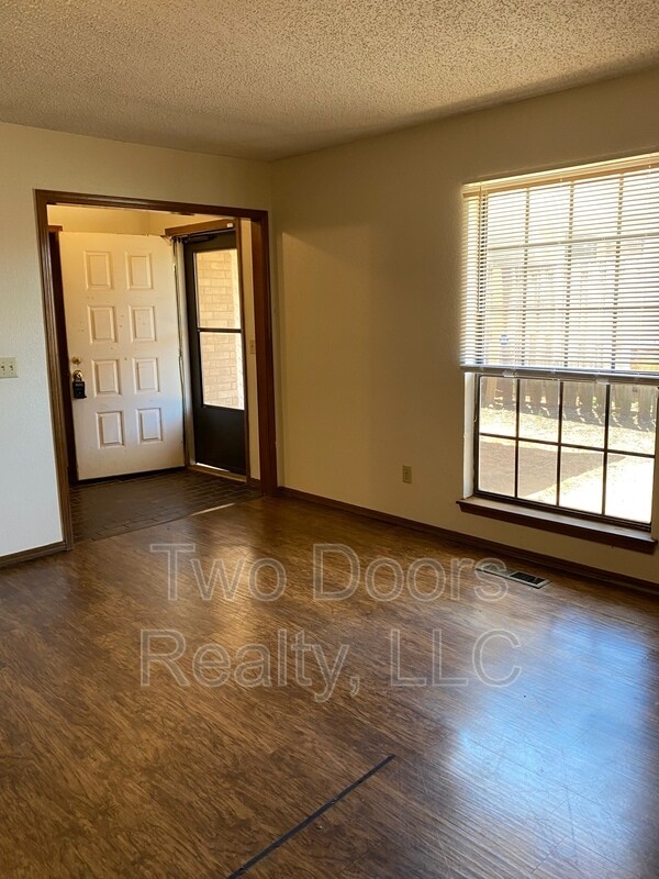 Building Photo - 12604 Abbotts Way