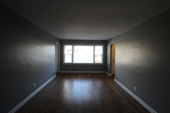 Foto del edificio - 305 N Moore Rd