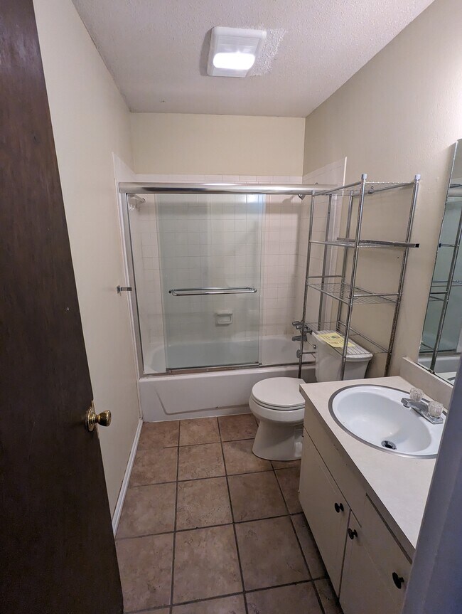 Foto del edificio - 835 W Lawson St