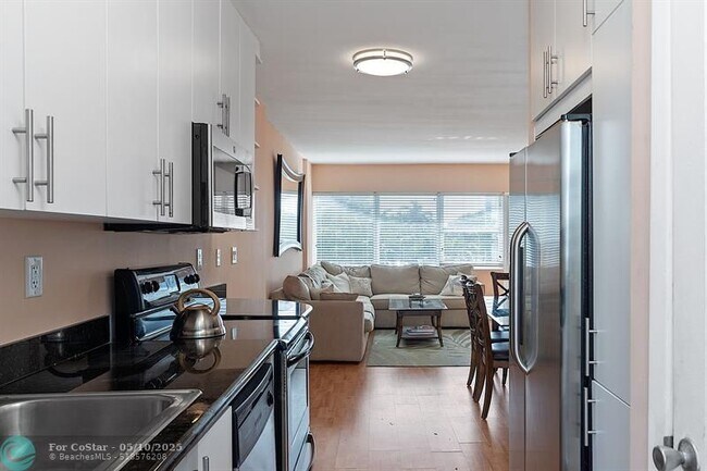 Foto del edificio - 3250 NE 28th St