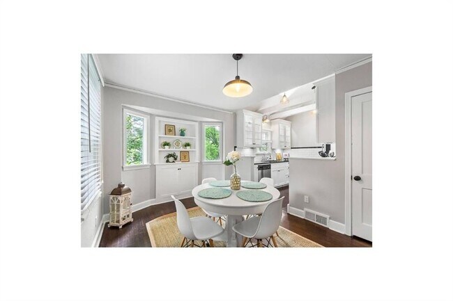 Building Photo - 121 Boles St