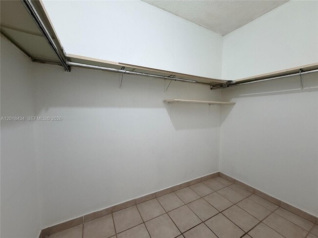 Building Photo - 9155 Fontainebleau Blvd